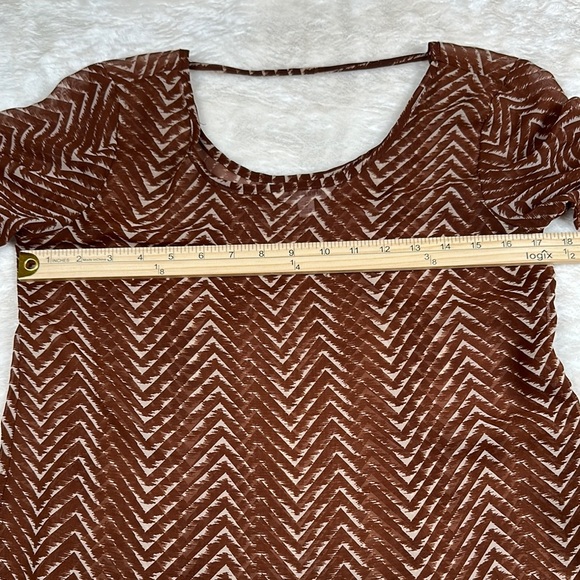 Charming Charlie Fitted Brown and White Chevron Blouse - Picture 3 of 5